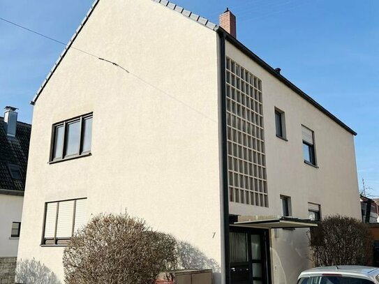 *OHNE PROVISION* Leerstehende 2-Zi. mit Garten und Garage in zentraler Lage