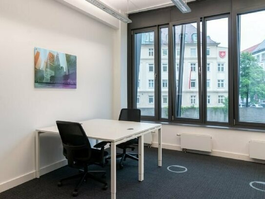 All-inclusive-Zugang zu professionellen Büroräumen für 2 Personen in Regus Arondo Five Rings