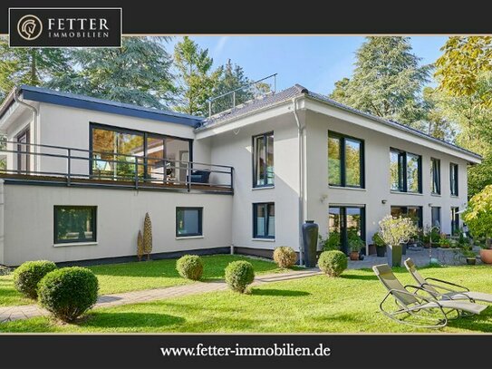 Villa in Taunusstein – Anwesen der Extraklasse mit parkähnlichem Grundstück, Stallungen und Baugrundstück!