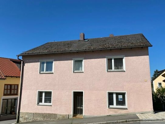 Zweifamilienhaus in zentraler Lage mit Dachterrasse