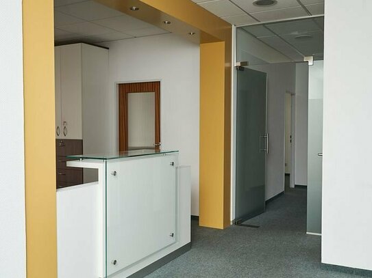 Provisionsfreie 154 m² Praxis-/Büroflächen mit guter Anbindung