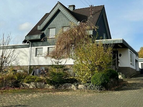 EINFAMILIENHAUS MIT GARAGEN UND MEGA-GRUNDSTÜCK | HILCHENBACH-MÜSEN