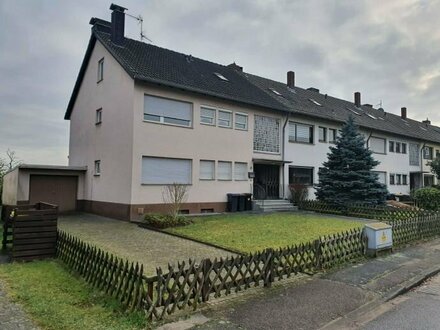 ***3-Familien-Haus mit Garage und wunderschönem Garten in Porz-Zündorf***