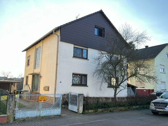 Dreifamilienhaus + Bauplatz in grüner Lage von Blankenloch