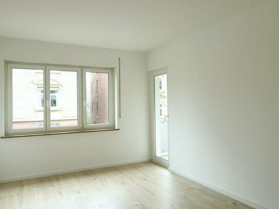 Modernisierte helle 2,5-Zimmer Wohnung mit Balkon in Top Lage von Stuttgart West!