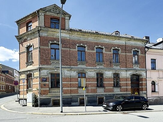 Leerstehendes Mehrfamilienhaus in guter Lage