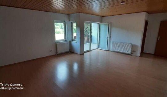 Attraktive 2-Zimmer-Wohnung mit Tageslichtbad und Balkon wartet auf Ihren Einzug