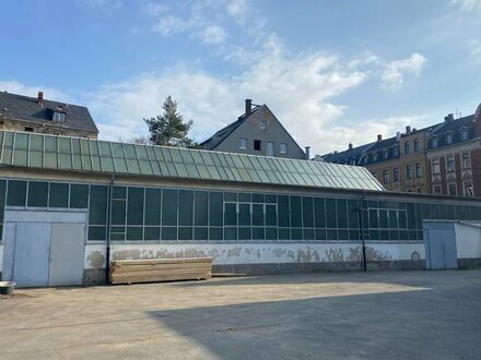 Große Lagerhalle, Werkhalle mit Oberlicht und Betonboden