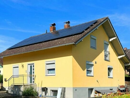 Saniertes Einfamilienhaus mit Erbbaurecht in Schwarzach mit Ausblick in den Bayerischen Wald