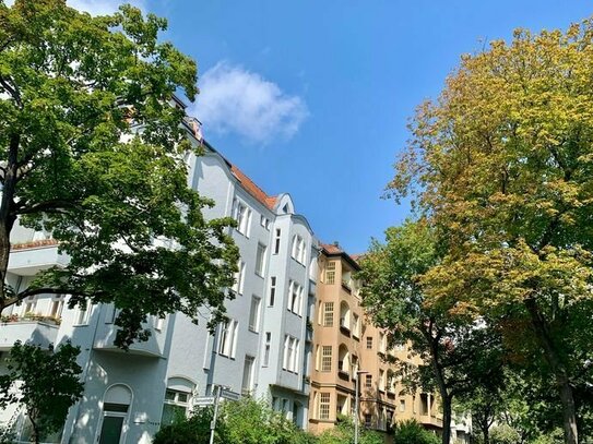 Vermietete 3,5 Zimmer-Wohnung mit Loggia in Jugendstil-Altbau unweit Südwestkorso, Berlin-Friedenau, Privatverkauf