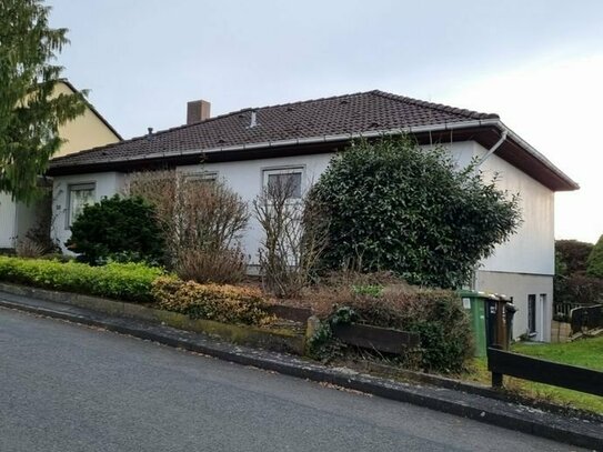 Schöner Bungalow mit herrlichem Weitblick in ruhiger Lage wartet auf neuen Wind....