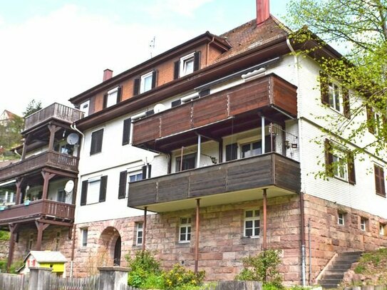 Familien willkommen! Großzügige 4-Zi.-Wohnung mit Balkon mit Blick ins Grüne