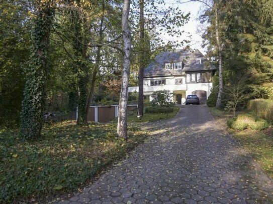 Herrschaftliche Villa mit Einliegerwohnung vor den Toren Hamburgs zu verkaufen