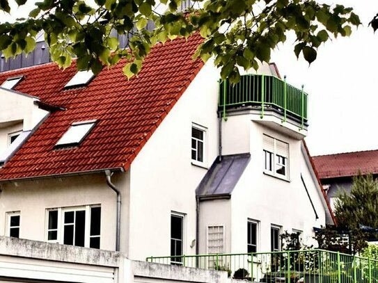 4 Zimmer-Terrassen-Wohnung mit Balkon, EBK und Garage in ruhiger Lage Erlangen / Büchenbach-West