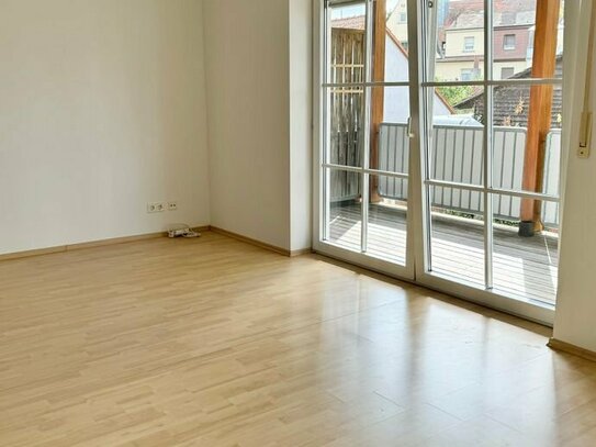 N-Eibach ! Helle 2-ZW 69 m², großer Balkon, Einbauküche, Laminatböden, 1.OG ohne Aufzug