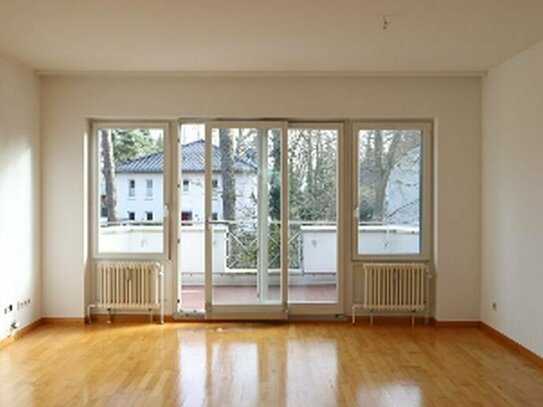 gehobene, schöne, helle 4 Zimmer Wohnung, Balkon, Stellplatz nahe heilige drei Pfühle