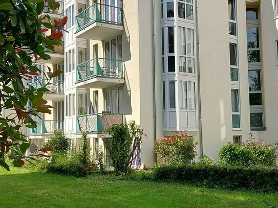 Wohnen direkt am Stadtpark, Passstraße - 2-Zimmer-Wohnung mit Südwest-Balkon und Aufzug