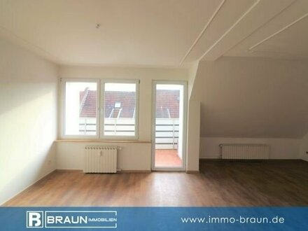 Helle moderne 2-Zimmer-Wohnung mit Balkon und Klimaanlage