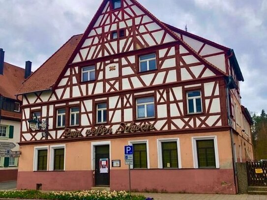 Neubau einer 4 Zimmer Wohnung in historischem Gewand! Provisionsfrei! Denkmal-Afa!