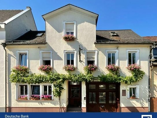 Historische Weinstube mit Wohnung und Hinterhaus mit idyllischem Garten im Rheingau