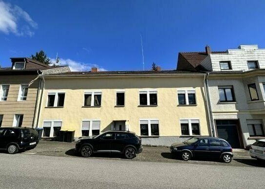 Solide Kapitalanlage in VK Luisenthal - gepflegtes 4 Parteienhaus mit Garten -