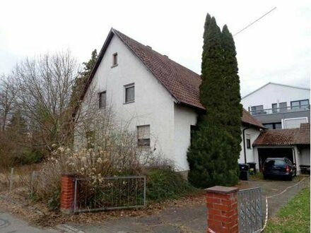 Freistehendes, renovierungsbedürftiges Einfamilienhaus in Illerrieden