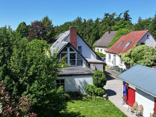 Gemütlich und gepflegt ist dieses Einfamilienhaus in schöner, ruhiger Lage...