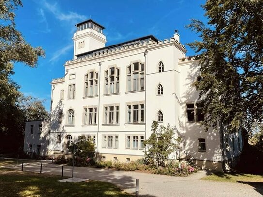 Wohnen in der Schlossvilla in traumhafter Lage - Dresden-Cossebaude