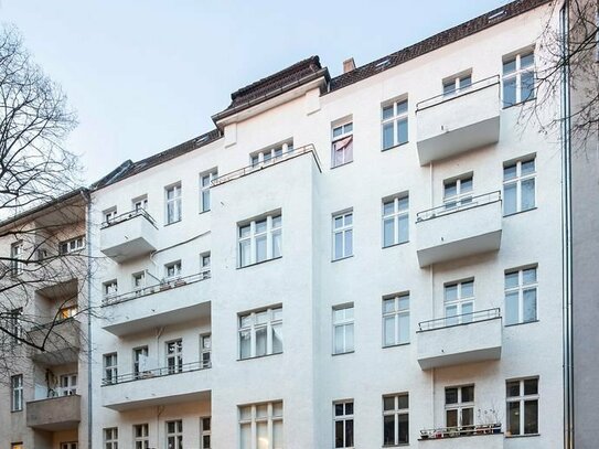 Altbauwohnung mit Balkon in begehrter Neukölln-Lage!