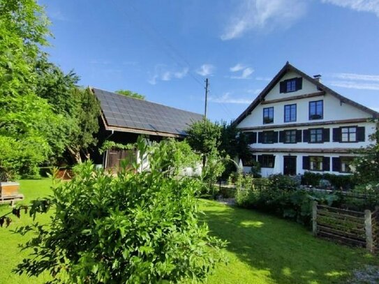 Wunderschöne exklusive Bauernhaushälfte bei Lindau mit tollem Nebengebäude