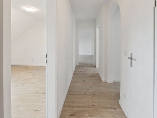 Großzügige 3-Zimmer-Dachgeschosswohnung in der Stadtmitte von Krefeld