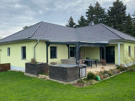 Neuwertiges modernes Einfamilienhaus im Bungalowstil !