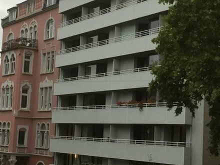 1-Zimmer-Wohnung mit Balkon und separater Einbauküche in Mainz-Neustadt (Nähe Rhein und City) zu verkaufen