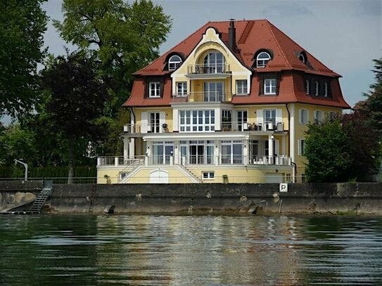 Direkt am See mit eigenem Badestrand + Liegewiese, modern, energetisch top,