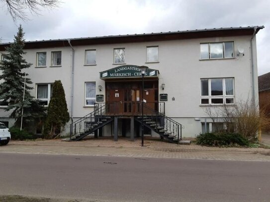 Gelegenheit: leerstehendes Gasthof mit Pension 16 km von Brandenburg an der Havel, Kegelbahn, Sauna, Parkplätze