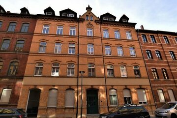 Schöne 3 Raum Wohnung mit Gartennutzung und Balkon in Weißenfels