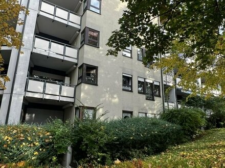 Gemütliche Wohnung mit Balkon und Tiefgaragenstellplatz in Würzburg/Lengfeld