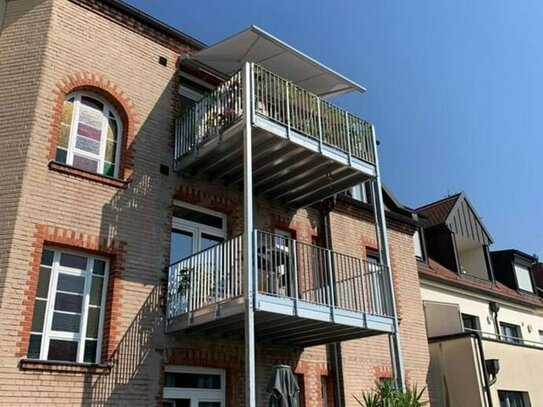 Sanierte 3,5 Zi Altbauwohnung mit Balkon WG geeignet