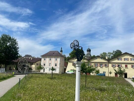 Villen-Wohnhaus in zentrumsnaher Wohnlage von Traunstein mit Gartengrundstück