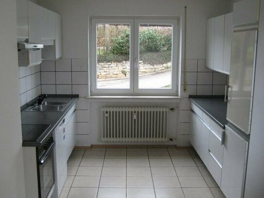 Schöne 4-Zimmer-Wohnung mit Südbalkon in ruhiger Ortsrandlage in Ingersheim in gepflegtem Zweifamilienhaus
