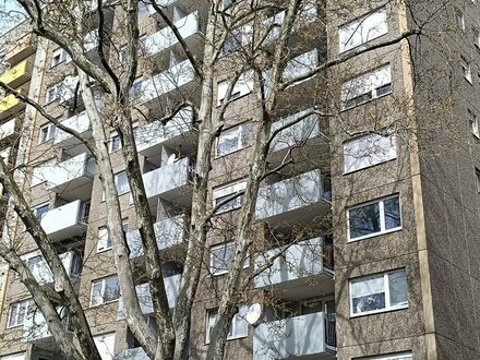 Im Herzen der Südweststadt - tolle 4 Zimmerwohnung mit Balkon