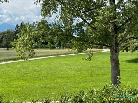 Attraktive 4-Zimmer-Dachgeschoßwohnung mit 3 Balkonen - fußläufig zum Chiemsee