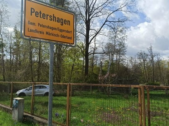 Attraktive und ruhige Lage zum Wohnen – nur 1000 m bis zum S-Bhf. Petershagen bzw. 1.500 m bis zum S-Bhf. Fredersdorf