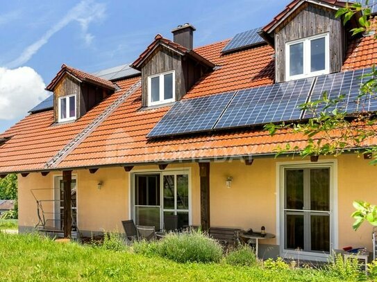 Idyllische und gut angebunden: familiengerechtes Einfamilienhaus mit Pelletheizung und Photovoltaik