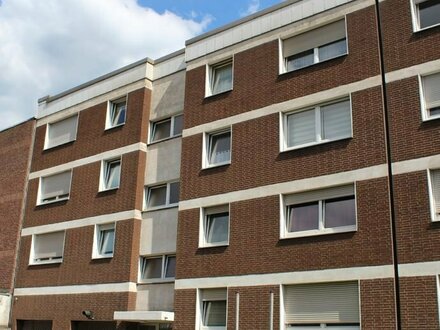 Modernisierte 3-Zimmer-Wohnung mit Balkon im 3. OG in Duisburg - Marxloh ( Zentrum )