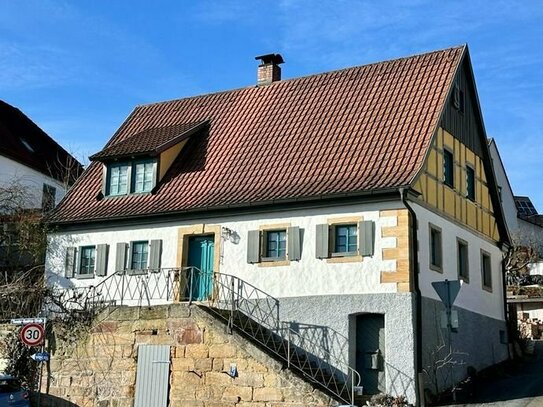 Willkommen in Ihrem zukünftigen Zuhause! Historisches Fachwerkhaus mit Charme und kleinem Garten