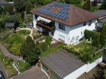 Großzügiges Einfamilienhaus mit Einliegerwohnung in ruhiger, sonniger Lage mit guter Infrastruktur