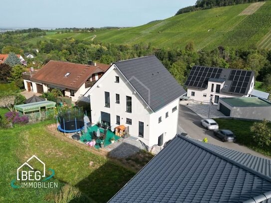 PROVISIONSFREI: Modernes und hochwertiges KFW 40+ Einfamilienhaus mit PV-Anlage