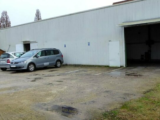 235 m² Autowerkstatt mit 2 Hebebühnen und 9 Parkplätzen in Telgte