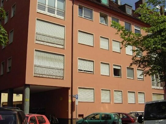 Möbliertes Dachgeschosszimmer in Nürnberg